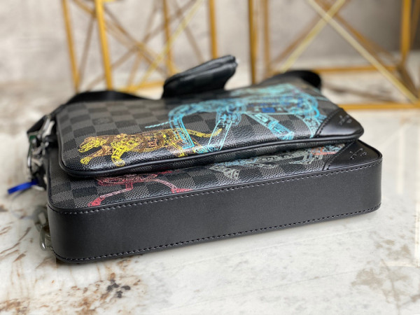 l0*is V*t0n trio messenger