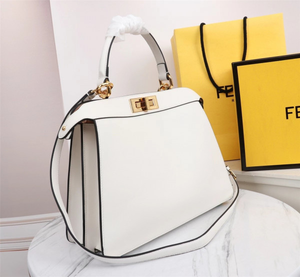 F**di peekaboo iseeu medium