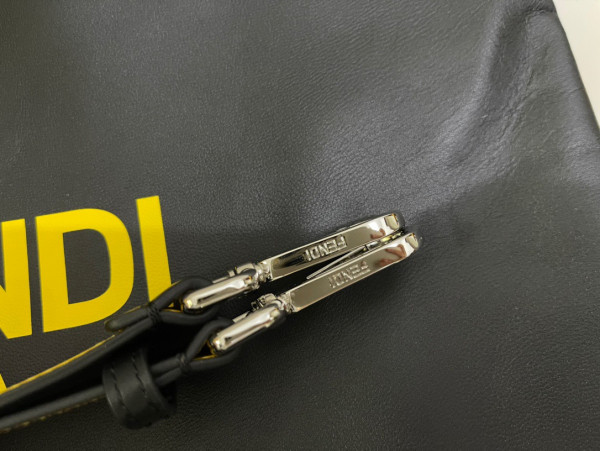 F**di pack medium pouch