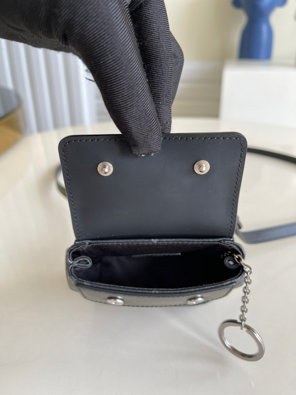 l0*is V*t0n mini steamer pouch