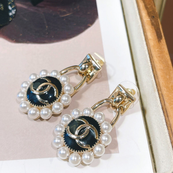 CL EARRINGS