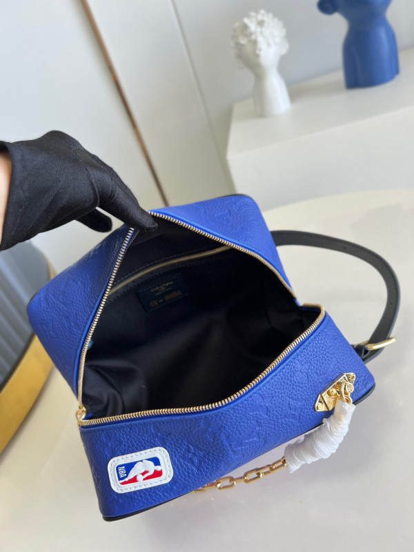 l0*is V*t0n dopp kit