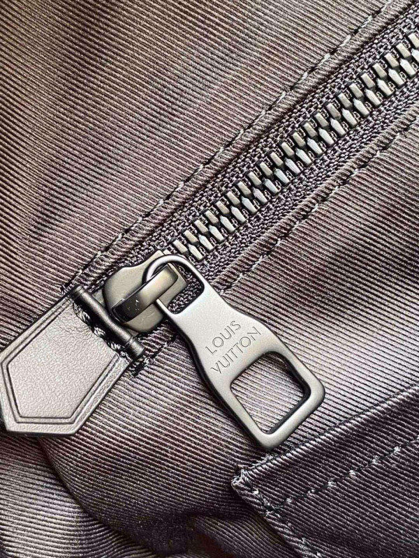 l0*is V*t0n armand backpack