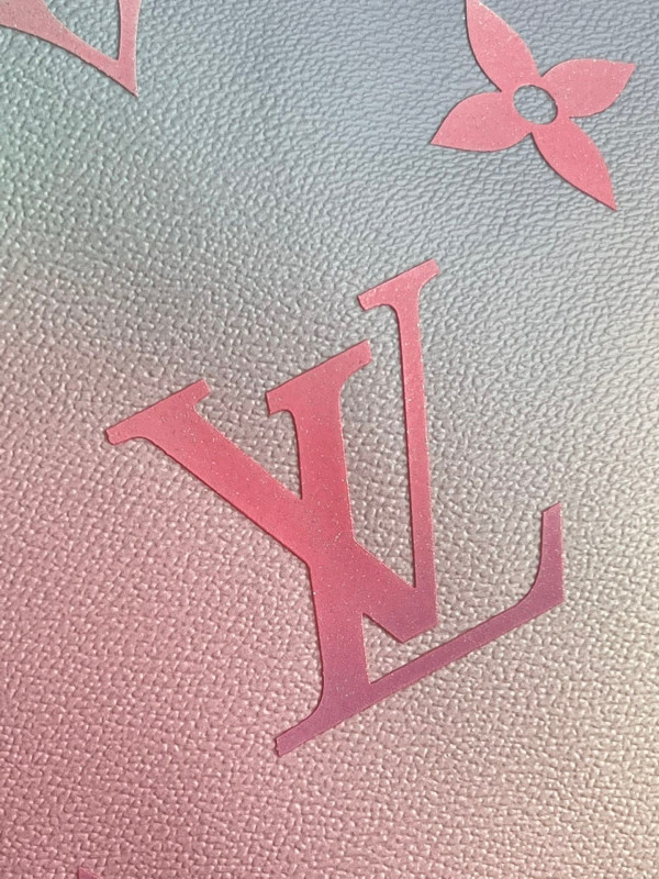 l0*is V*t0n neverfull mm