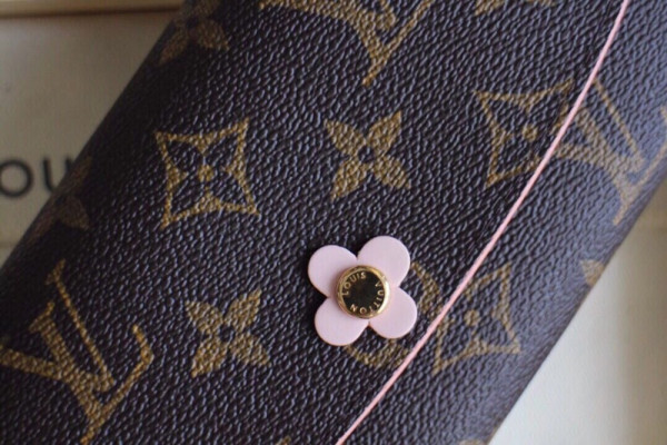 l0*is V*t0n emilie wallet