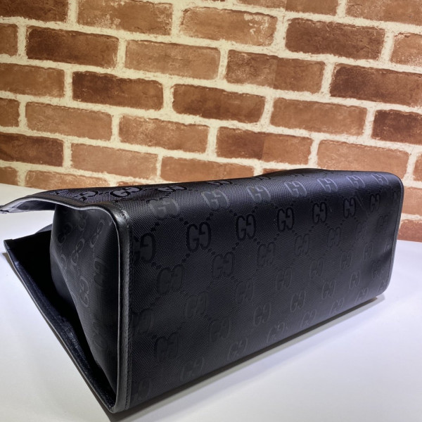 G*u*i off the grid tote bag