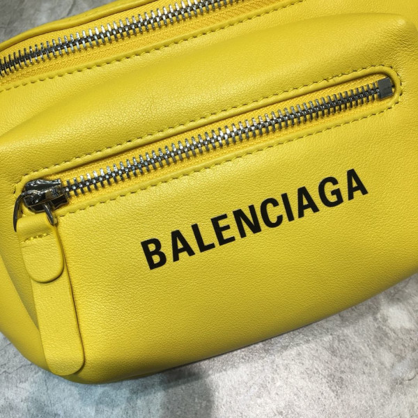 Ba*len*cia*ga everyday beltpack