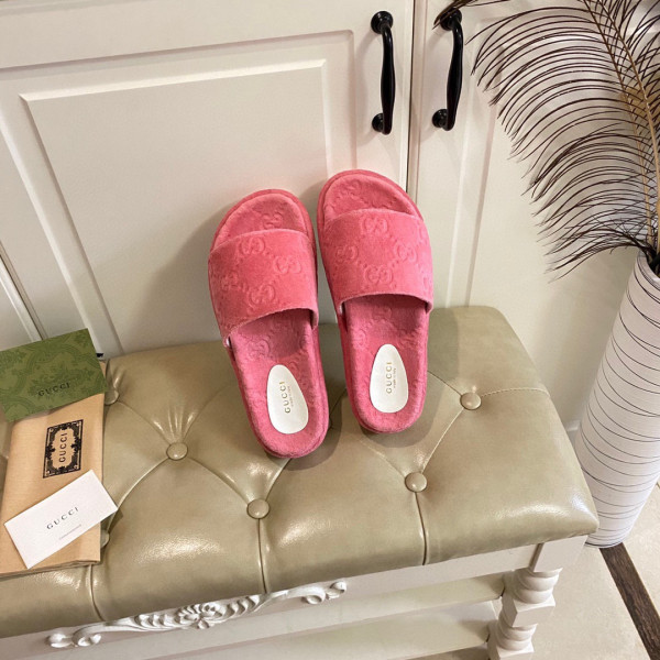 G*u*i gg platform sandal