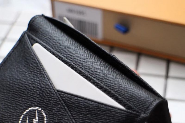 l0*is V*t0n pocket organizer