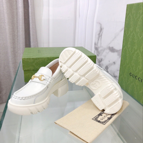 G*u*i loafer with horsebit