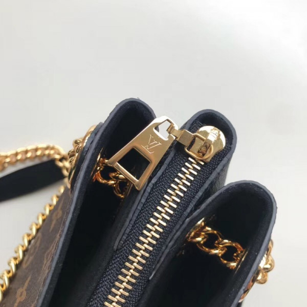 l0*is V*t0n surene bb