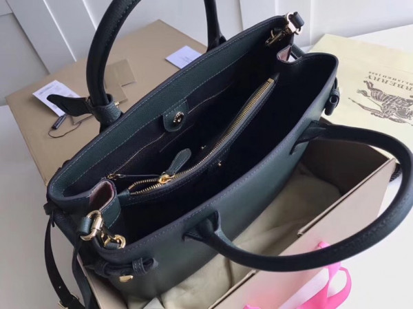 B**rry the medium banner in leather and house check