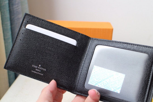 l0*is V*t0n amerigo wallet