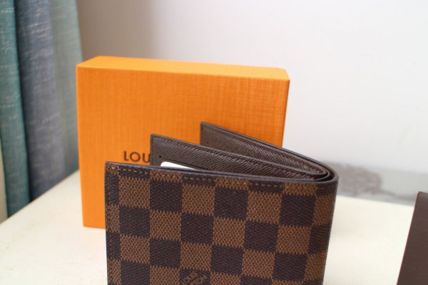 l0*is V*t0n amerigo wallet
