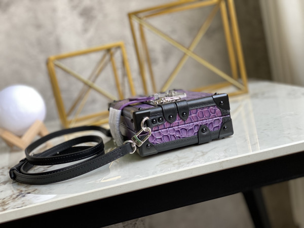 l0*is V*t0n petite malle