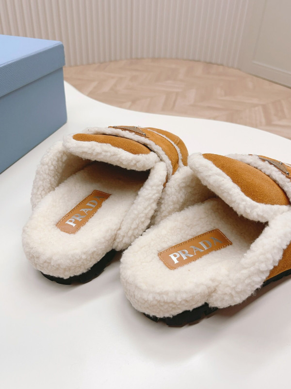 Pra*a shearling slippers