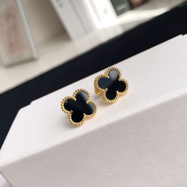 V*N CL*F & arpels  perlée earrings
