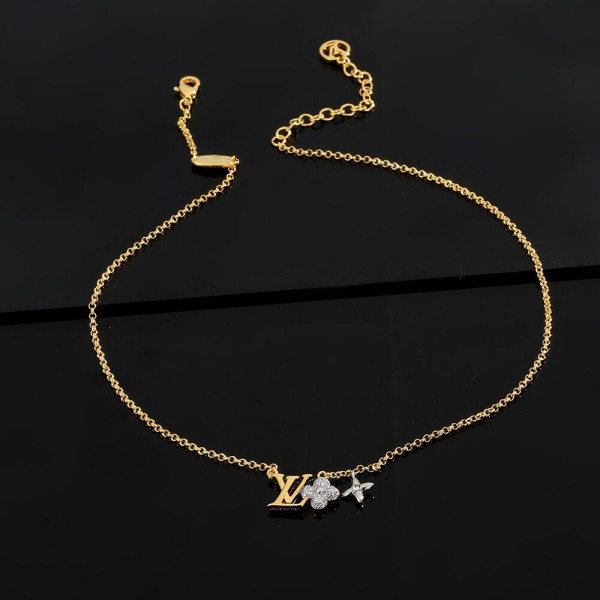 l0*is V*t0n necklace