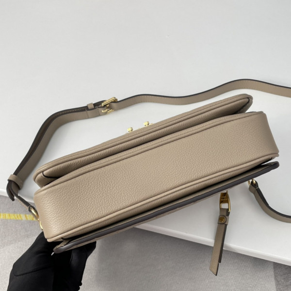 l0*is V*t0n pochette mÉtis