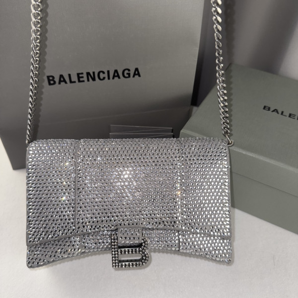 Ba*len*cia*ga hourglass wallet on chain