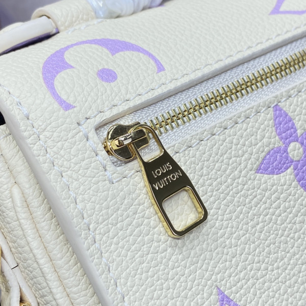 l0*is V*t0n pochette metis east west