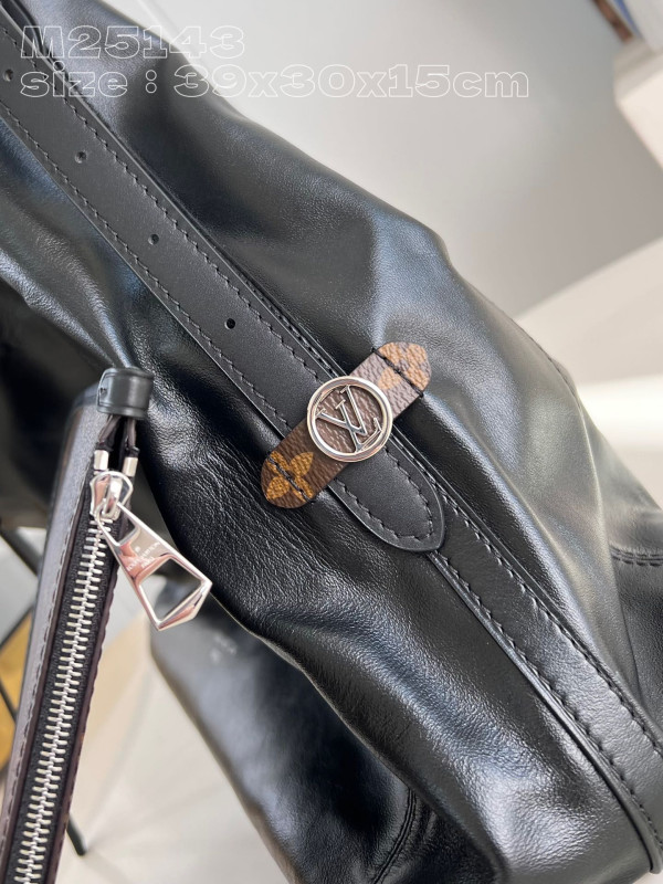 l0*is V*t0n carryall mm- 39 x 30 x 15cm