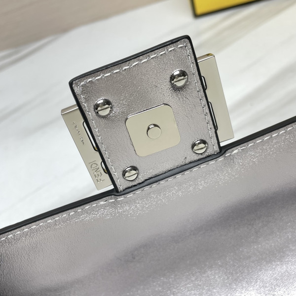 F**di baguette-26*13*6cm