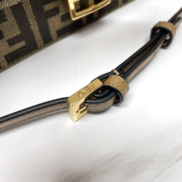 F**di baguette-21*11.5*5cm