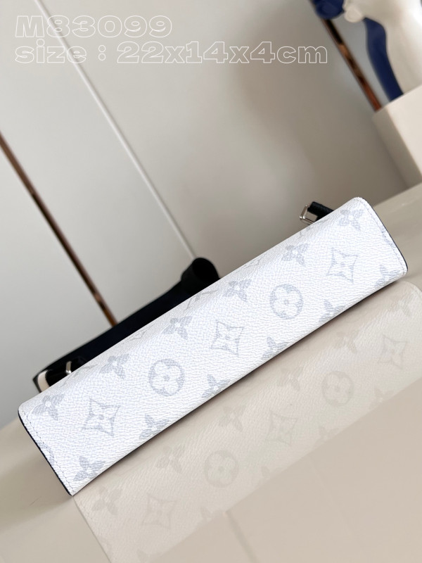 l0*is V*t0n gaston wearable wallet -22*14.5*4.5cm