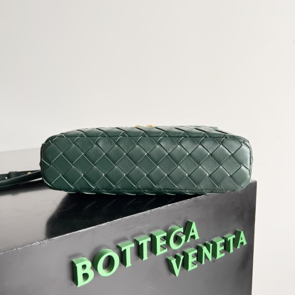 bo*te*ga Ve*ne*ta  vanity case crossbody bag
