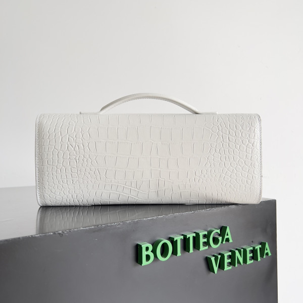 bo*te*ga Ve*ne*ta long clutch andiamo with handle-31*13*3cm