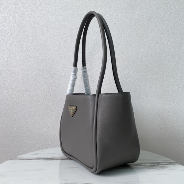 Pra*a medium leather handbag-25*18.5*12.5cm