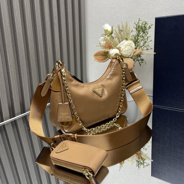 Pra*a re-edition 2005 saffiano bag-22*18*6.5cm