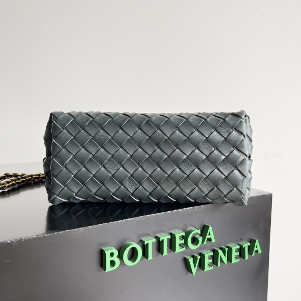 bo*te*ga Ve*ne*ta small andiamo chain-25*22*10.5cm