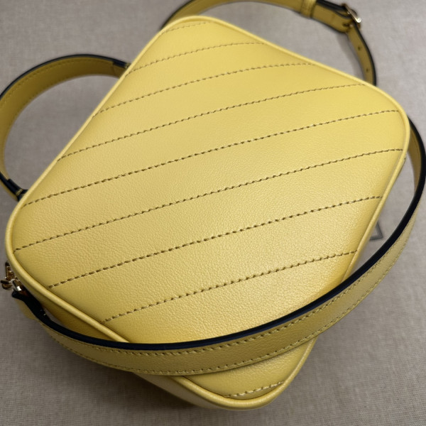 G*u*i blondie top handle bag