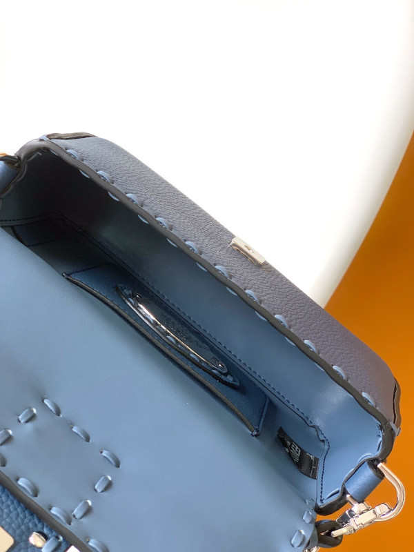 F**di baguette-20*5*13cm