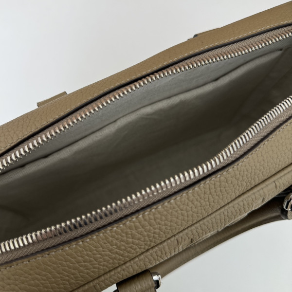 G*u*i jumbo gg briefcase