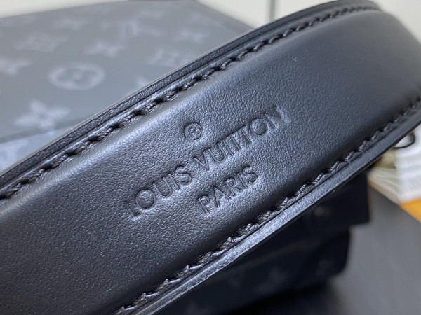 l0*is V*t0n soul trunk east west-29*17.5*10cm