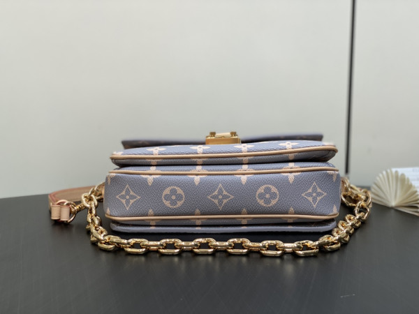 l0*is V*t0n pochette metis east west