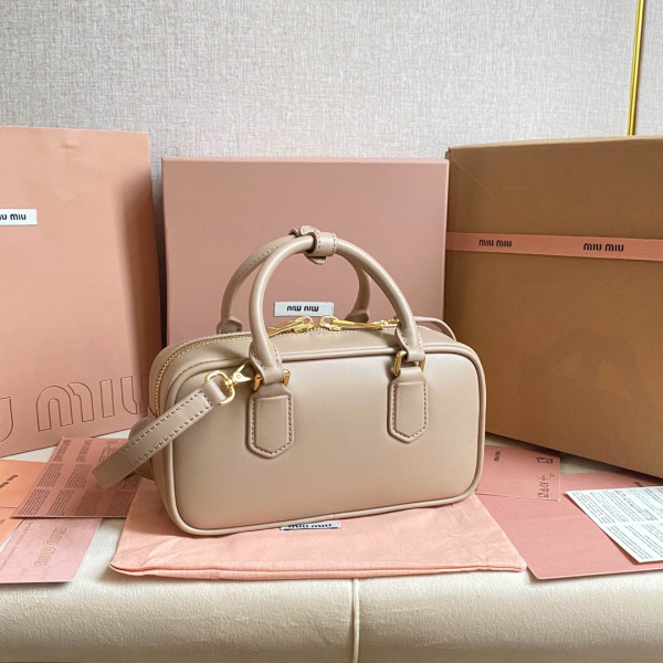 M*um*u arcadie leather bag-22x10.5x7.5cm