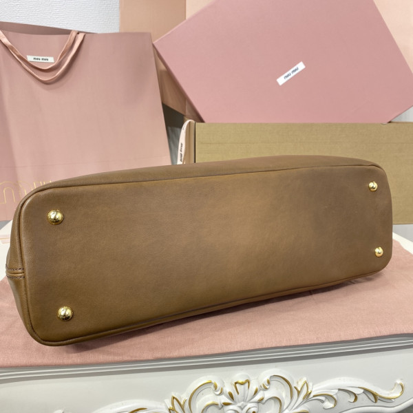 M*um*u aventure nappa leather bag