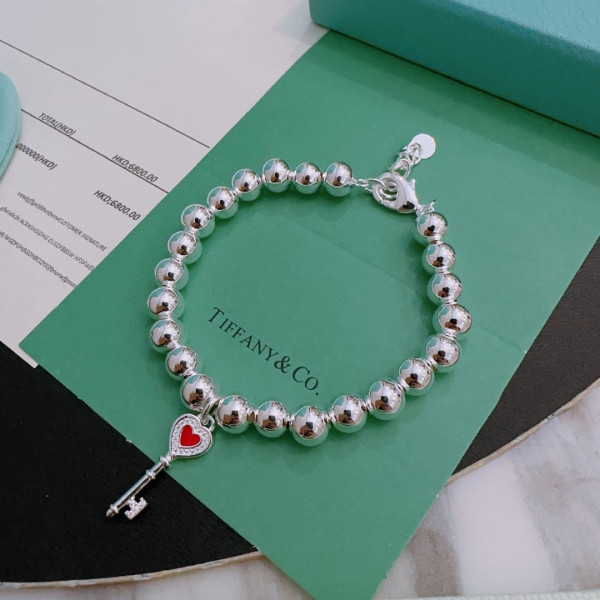 T*f*ny bracelet
