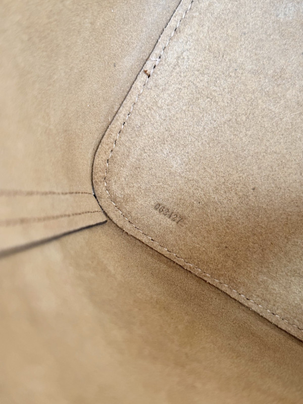 Lowee Mini Pebble Bucket bag-19.5*16*16CM