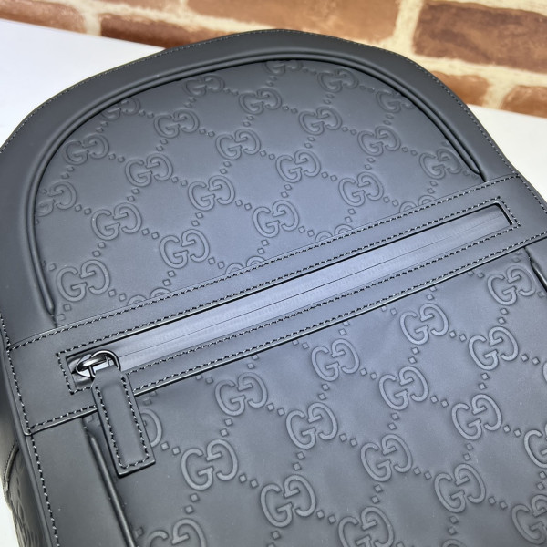 G*u*i small backpack