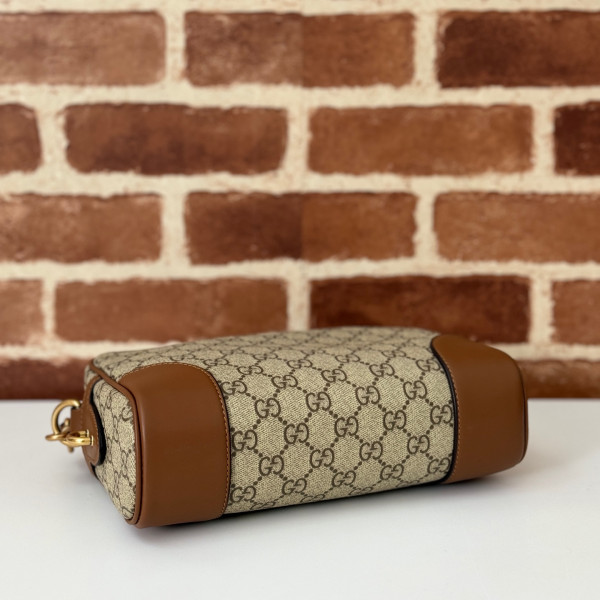 G*u*i gg emblem small crossbody bag