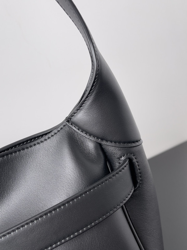 Ba*len*cia*ga bel air small shoulder bag