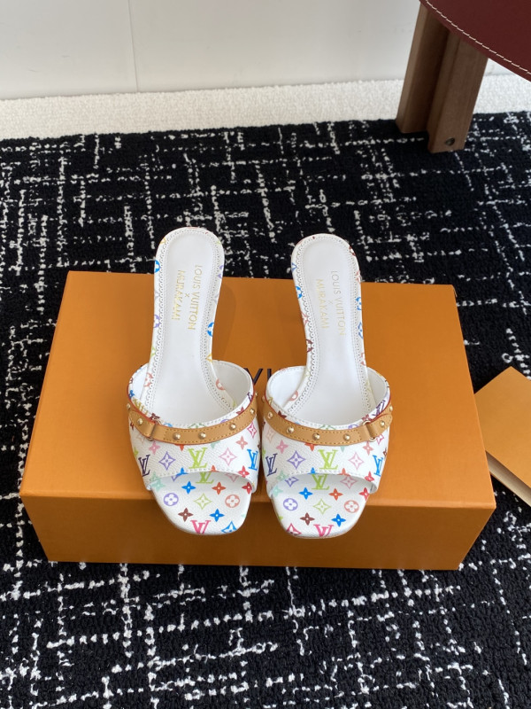 l0*is V*t0n slippers