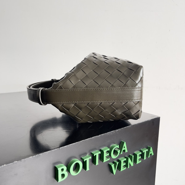 bo*te*ga Ve*ne*ta candy wallace-22*13*9cm