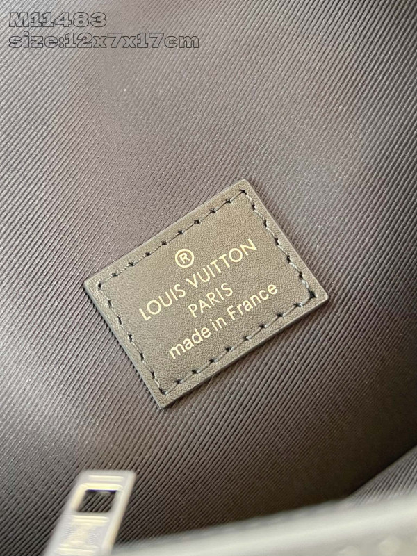 l0*is V*t0n fastline wearable wallet