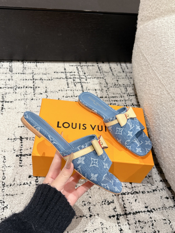 l0*is V*t0n slippers